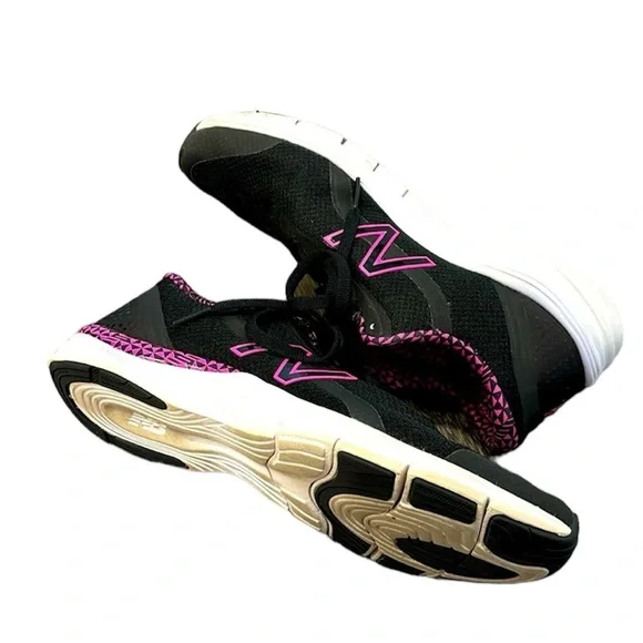 Women’s New Balance black sneakers Size 10 - Picture 2 of 7